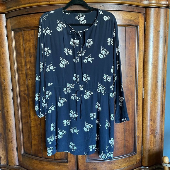 Rails Sonya Navy White Floral Mini Drawstring Waist Long Sleeve Dress Medium - Picture 3 of 9